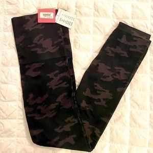 NWT SPANX Black/Gray Camo Seamless Leggings